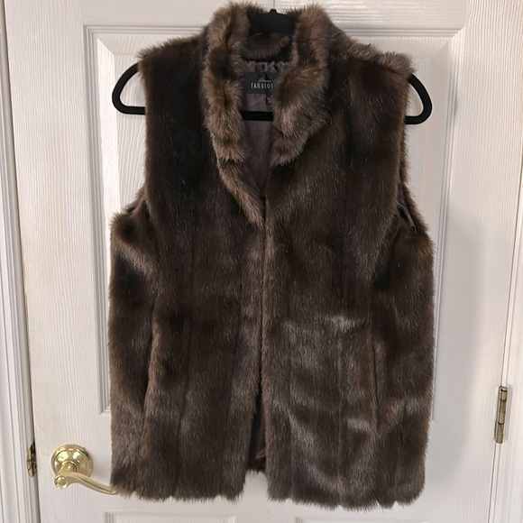 Fabulous~Furs: SZ S ~ Sable Faux Fur Hook Vest ~ worn twice - Picture 1 of 7